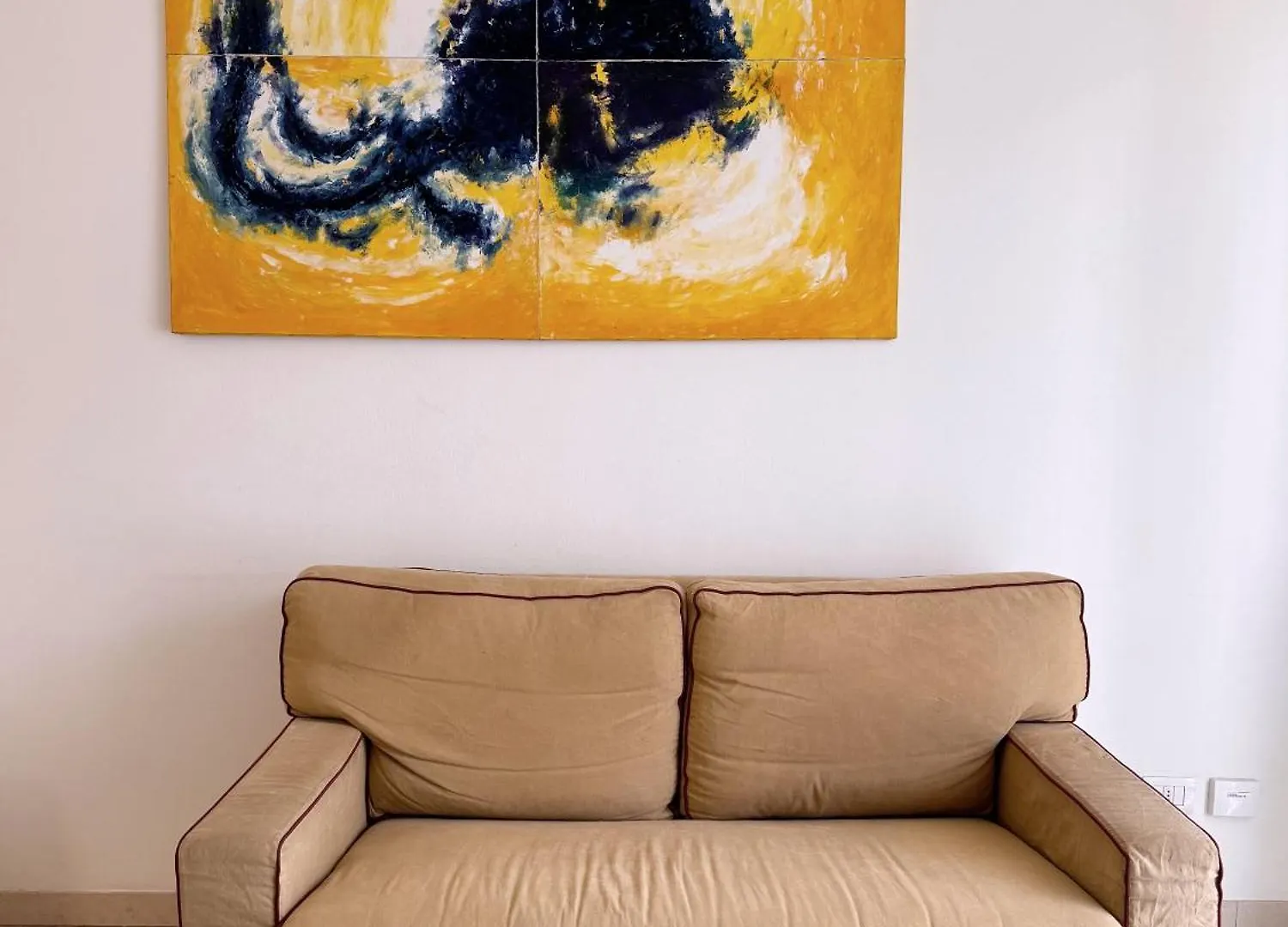 Orea Spiti - The Urbanite Milan Apartment