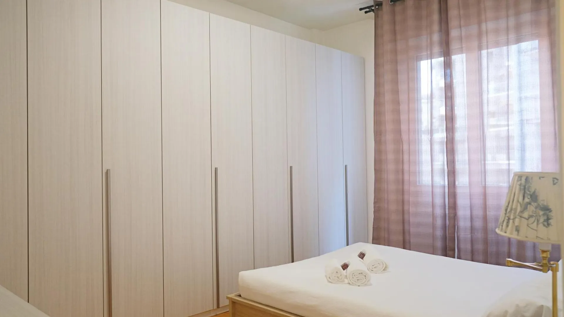 Orea Spiti - The Urbanite Milan Apartment